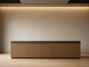 따뜻한 조명의 글자 없는 빈 접수 데스크 (연출 이미지)